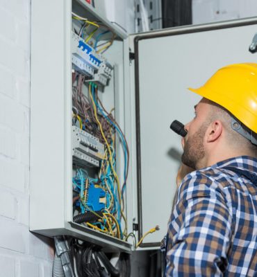 How Many Electricians Die a Year in the UK