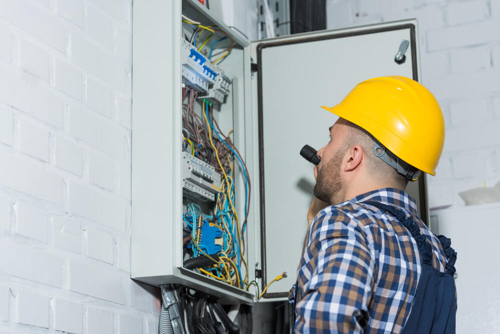How Many Electricians Die a Year in the UK
