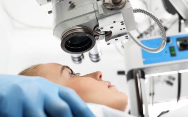 Can You Wear Eye Makeup to the Eye Doctor?